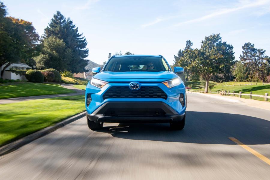  Toyota RAV4 XLE AWD 2018 года  (NA) (фото 12 из 34)